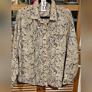 Silky snake skin long sleeved blouse